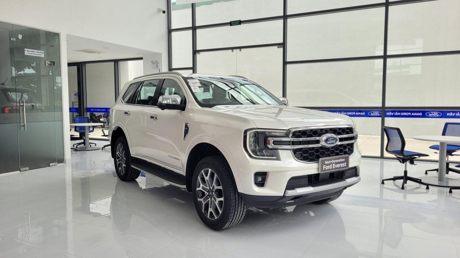 Ford Everest Titanium 4x2 Quảng Nam
